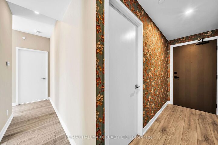 Property Photo: 15 Holmes Avenue 702 ON M2N 0L4