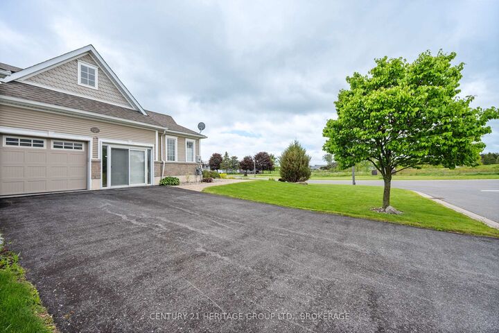 Property Photo: 100 Britannia Crescent ON K0H 1G0