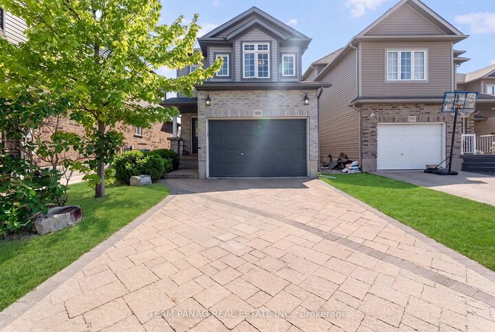 Property Photo: 931 Bianca Court ON N2R 1Y8
