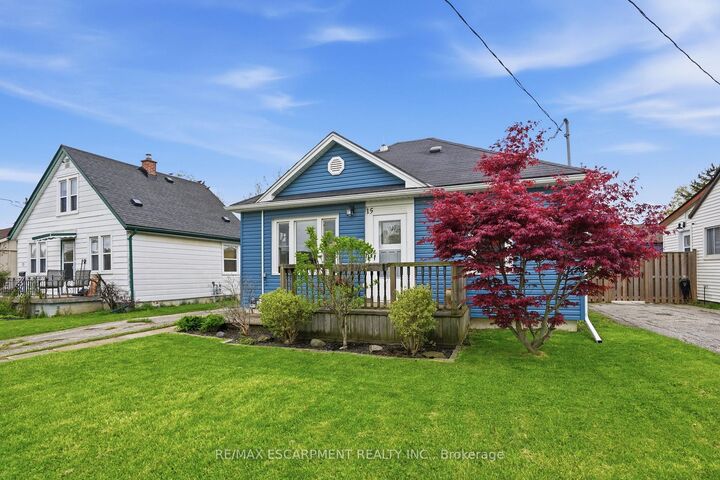 Property Photo: 15 Kirk Street ON L2S 1B8