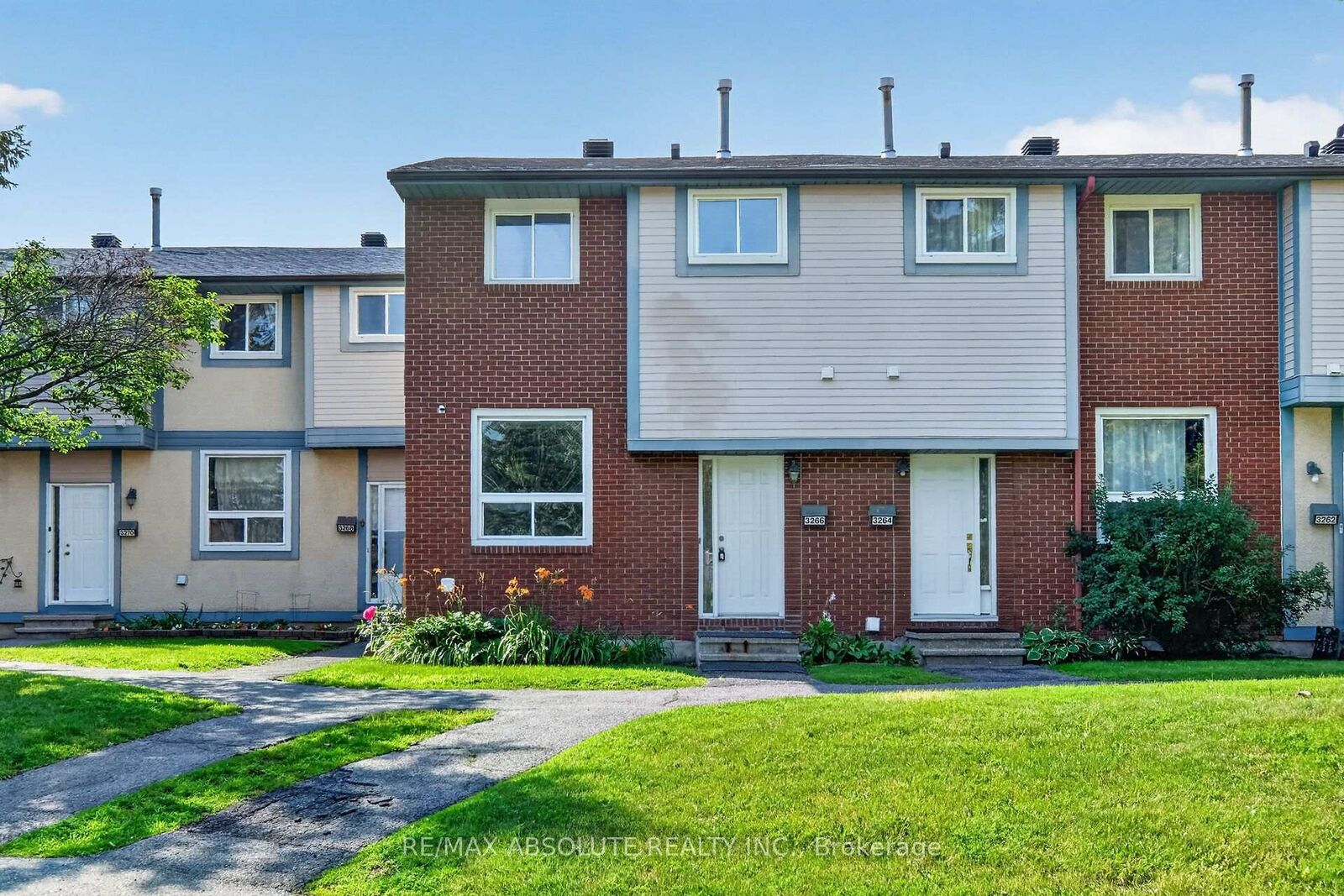 Property Photo: 3266 Uplands Drive 49 ON K1V 0C7