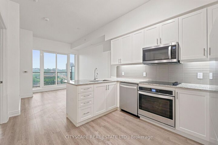 9618 Yonge Street 1210 — photo 1