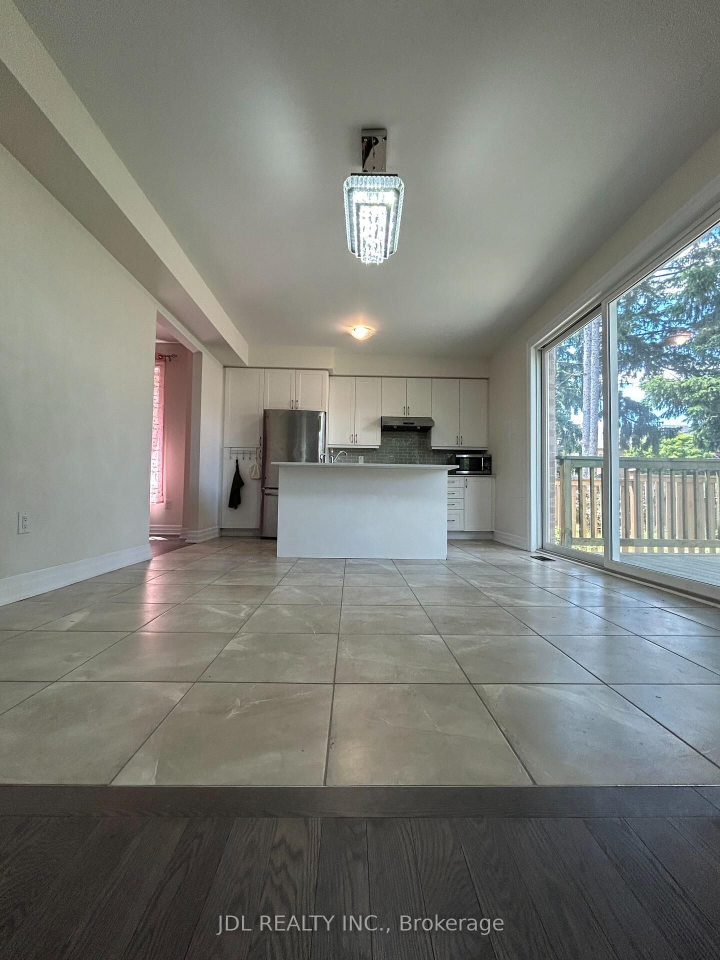 Property Photo: 15 Wildflower Way Unit Aa, 2nd Floor ON M1E 2T1