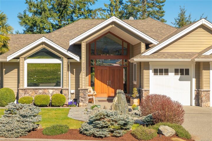 Property Photo: 5450 Bayshore Dr BC V9V 1G9