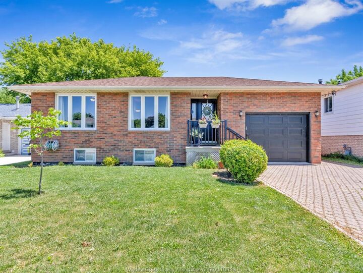 24 Camelot Avenue — photo 1