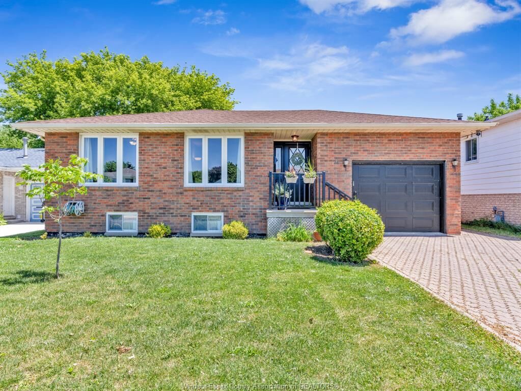 Property Photo: 24 Camelot Avenue ON N8H 4V6