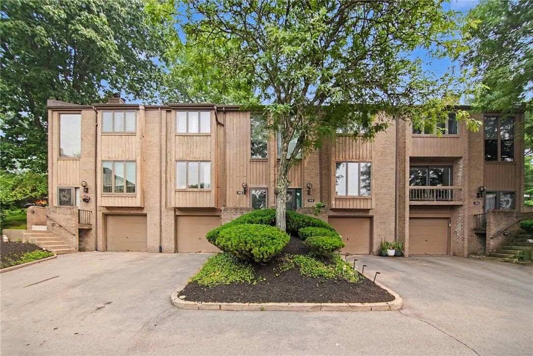 Property Photo: 162 Linden Ct PA 15237