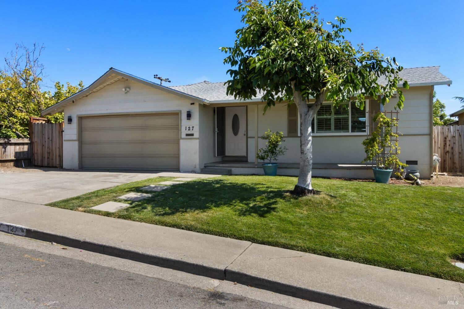 Property Photo:  127 Whitecliff Drive  CA 94589 