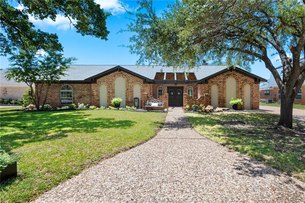 Property Photo:  2307 Quail Hollow Drive  TX 77802 