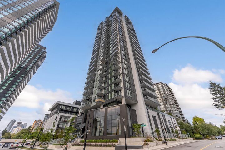 Property Photo:  311 Alderson Avenue 1903  BC V3K 0K3 