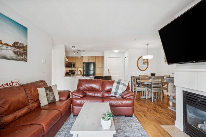 Property Photo: 12020 207A Street 305 BC V2X 8V2