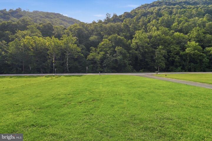 Property Photo: 10566 Northwestern Turnpike WV 26743