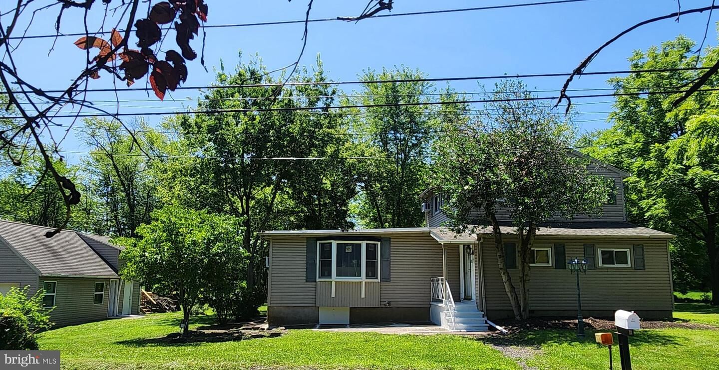 Property Photo: 814 Dolington Road PA 18940
