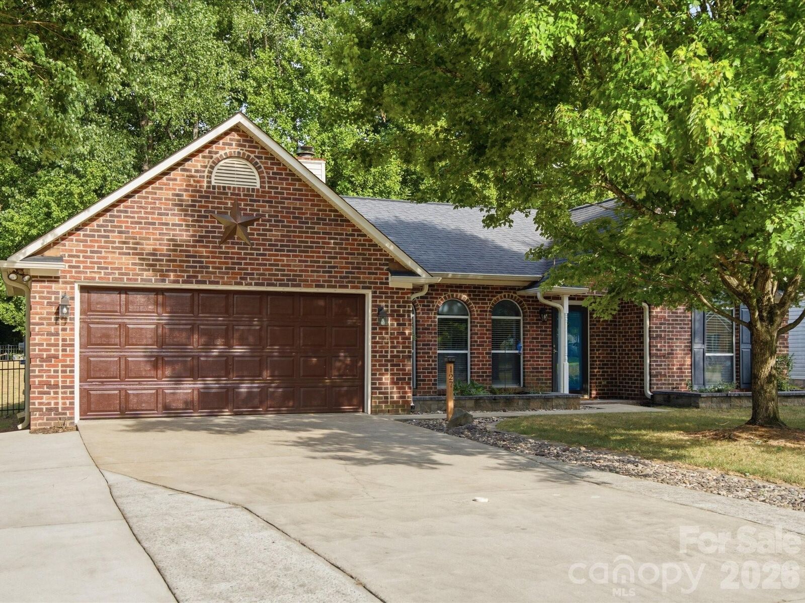 Property Photo: 127 W Bank Drive NC 28214