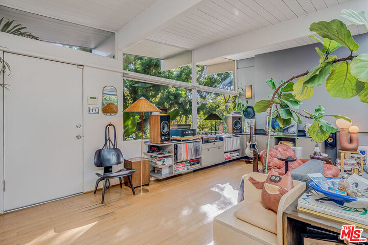Property Photo:  7979 Willow Glen Rd  CA 90046 