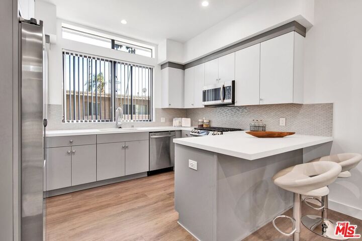Property Photo:  1460 Butler Ave  CA 90025 