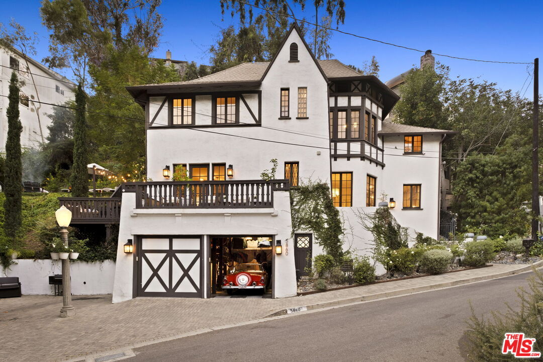 Property Photo:  5860 Carolus Dr  CA 90068 