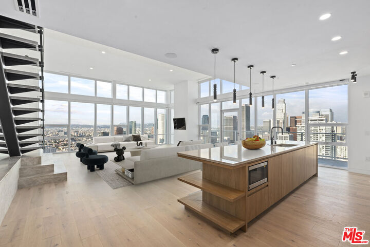 Property Photo:  230 W Olympic Blvd, Unit Ph 3  CA 90015 