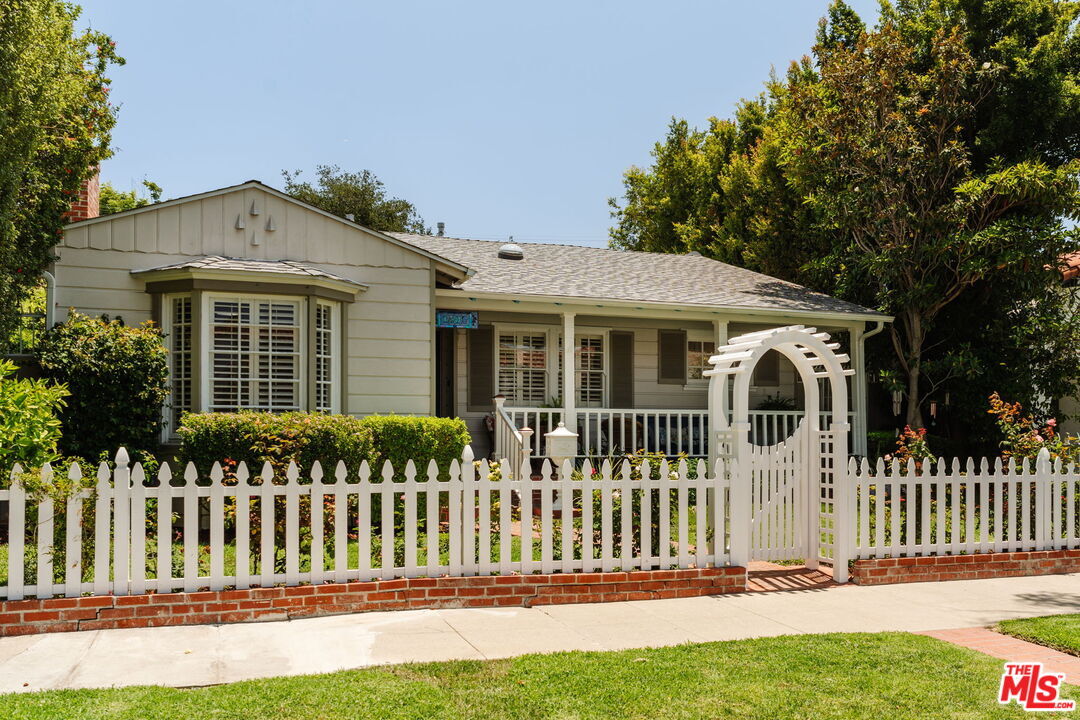 Property Photo:  1502 S Crescent Heights Blvd  CA 90035 