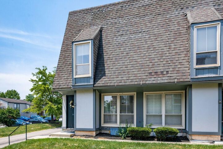 Property Photo:  1046 Merrimar N Circle  OH 43220 