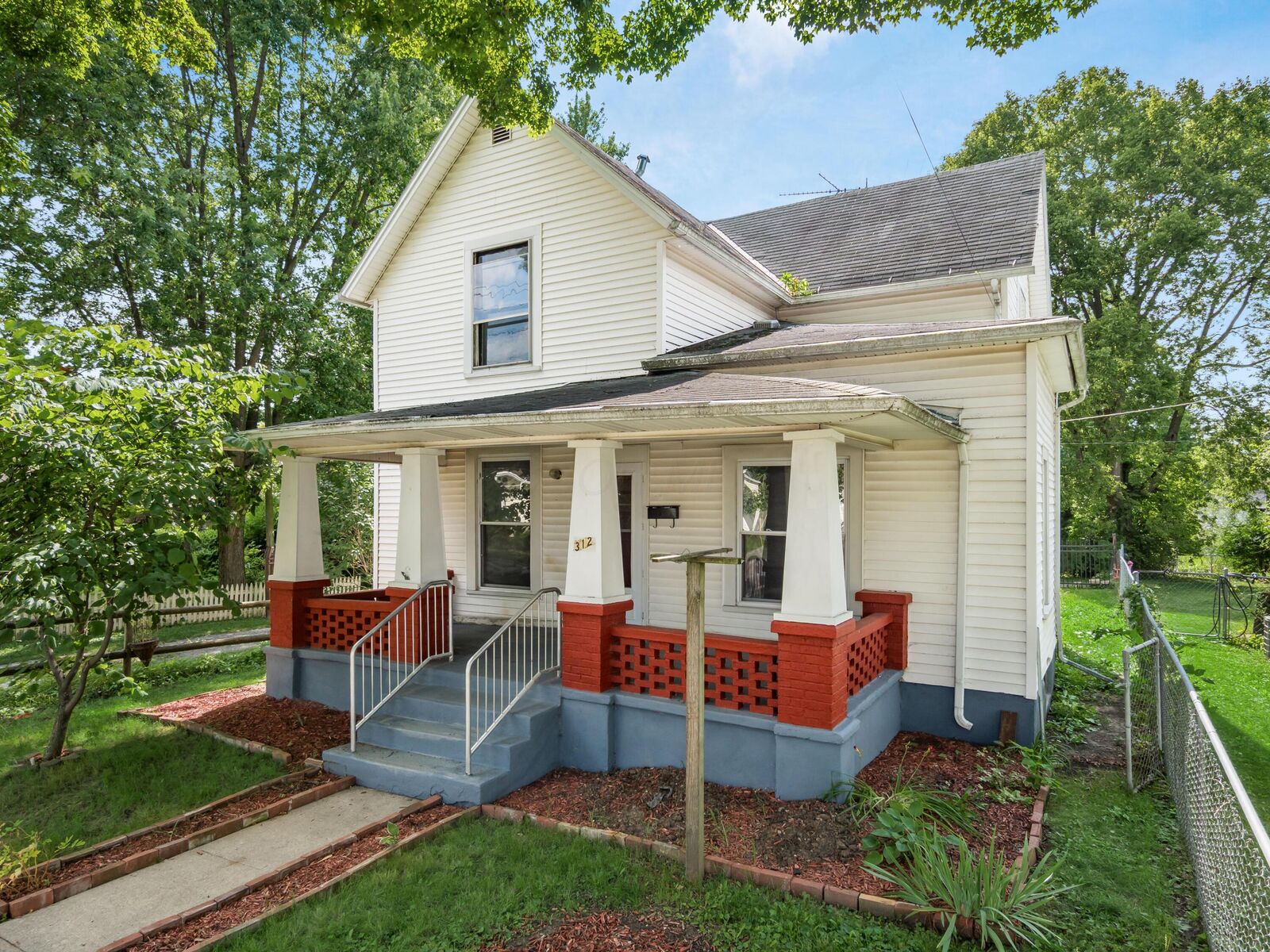 Property Photo: 312 Plumvalley Street OH 43311