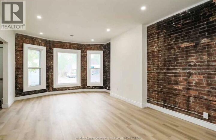 Property Photo:  429 Wyandotte Main  ON N9A 5X5 