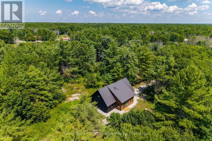 753 Honey Harbour Road — photo 1