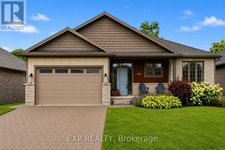541 Bennett Crescent — photo 1