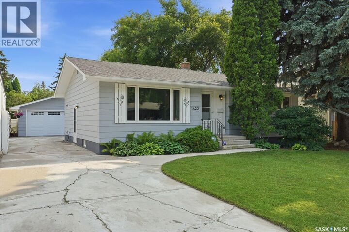 Property Photo: 1422 East Heights SK S7J 3B3