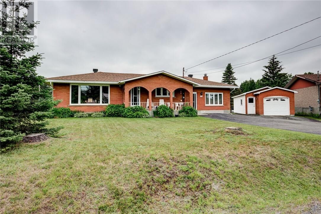 Property Photo: 1721 Charles Court ON P3N 1H3