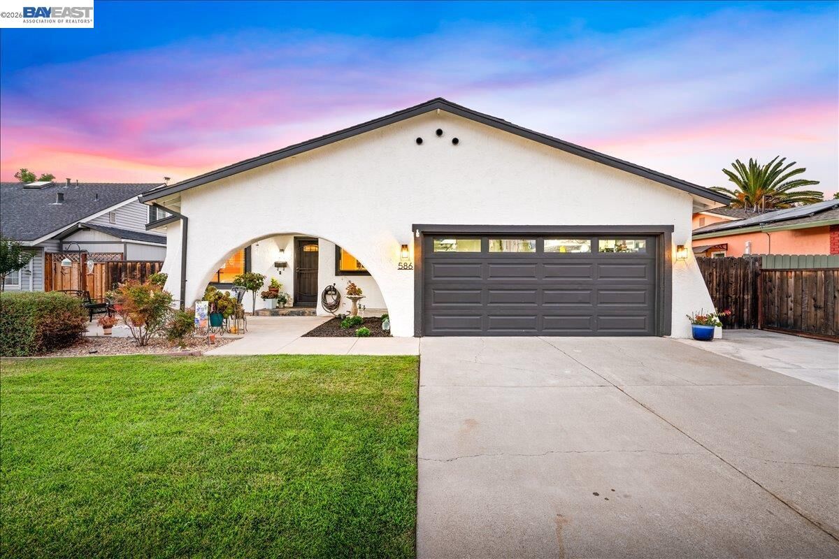 Property Photo:  586 Colusa Way  CA 94551 