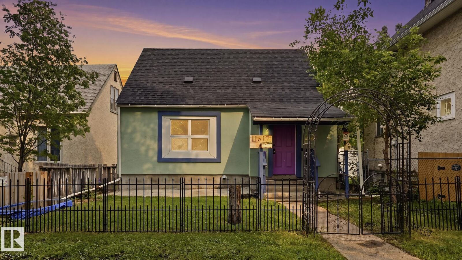 Property Photo:  11617 84 Street NW  AB T5B 3C1 