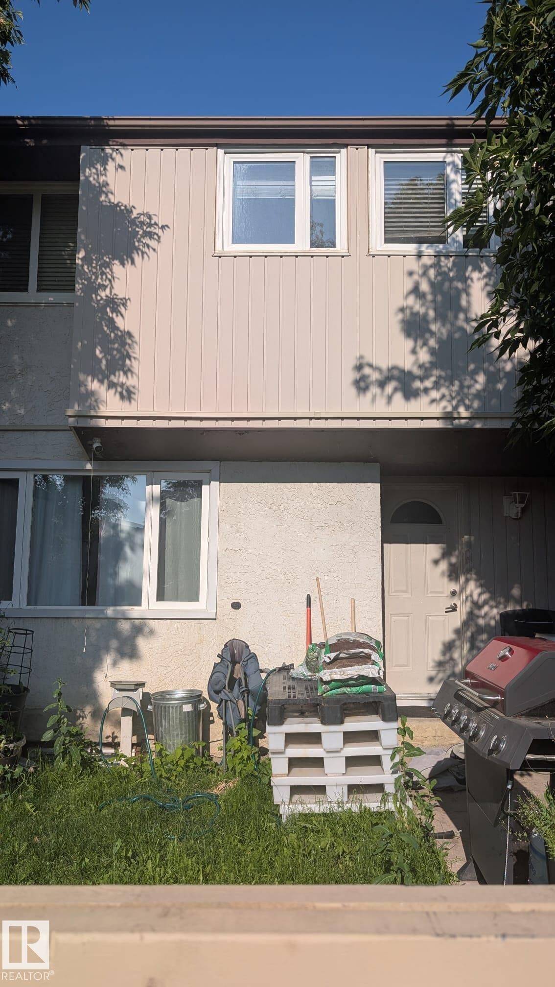 Property Photo:  14220 80 Street NW 10  AB T5C 1L6 