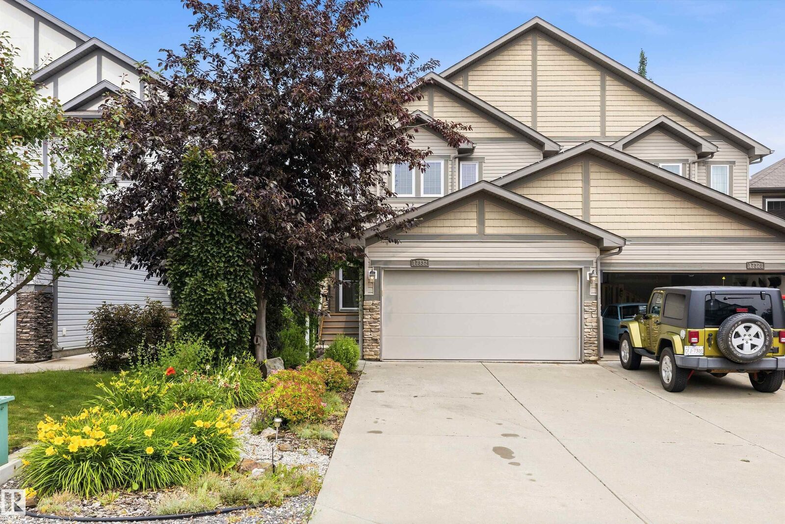 Property Photo:  17332 6 Avenue SW  AB T6W 2A7 