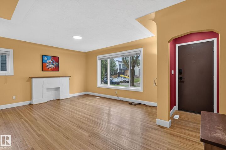 Property Photo:  6261 112A Street NW  AB T6H 3K4 