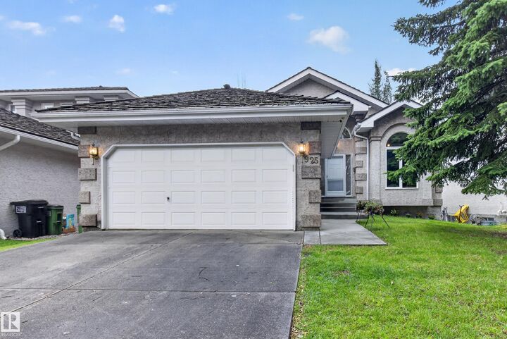 925 Burrows Crescent NW — photo 1