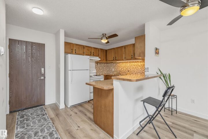 Property Photo: 10931 83 Street NW 8 AB T5H 1M2