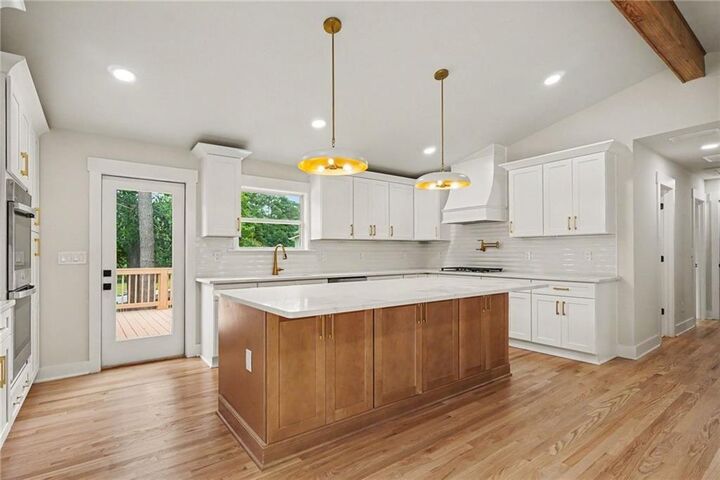 Property Photo: 2098 Dundee Drive SE GA 30080