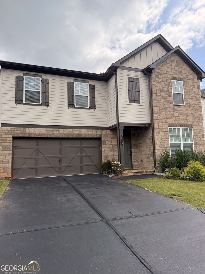 Property Photo: 215 Foxhill Drive GA 30534