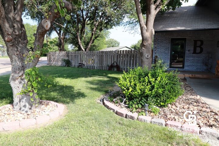 Property Photo: 1207 Kingsbury Road KS 67846