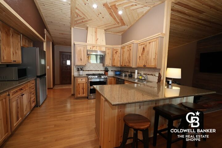 Property Photo:  818 Kensington Boulevard  KS 67846 