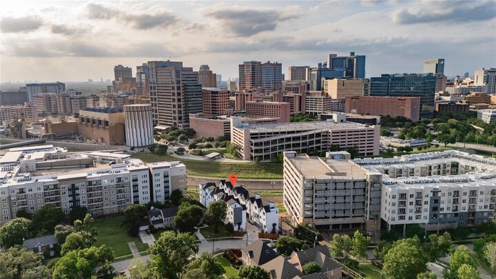 Property Photo: 7016 Staffordshire Boulevard C TX 77030
