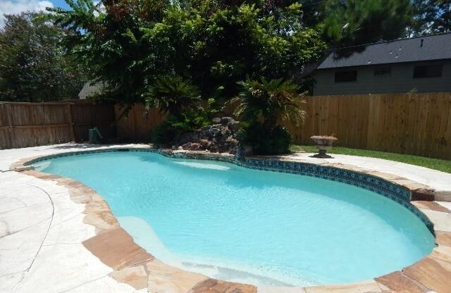 Property Photo:  6111 Hampton Way Court  TX 77389 