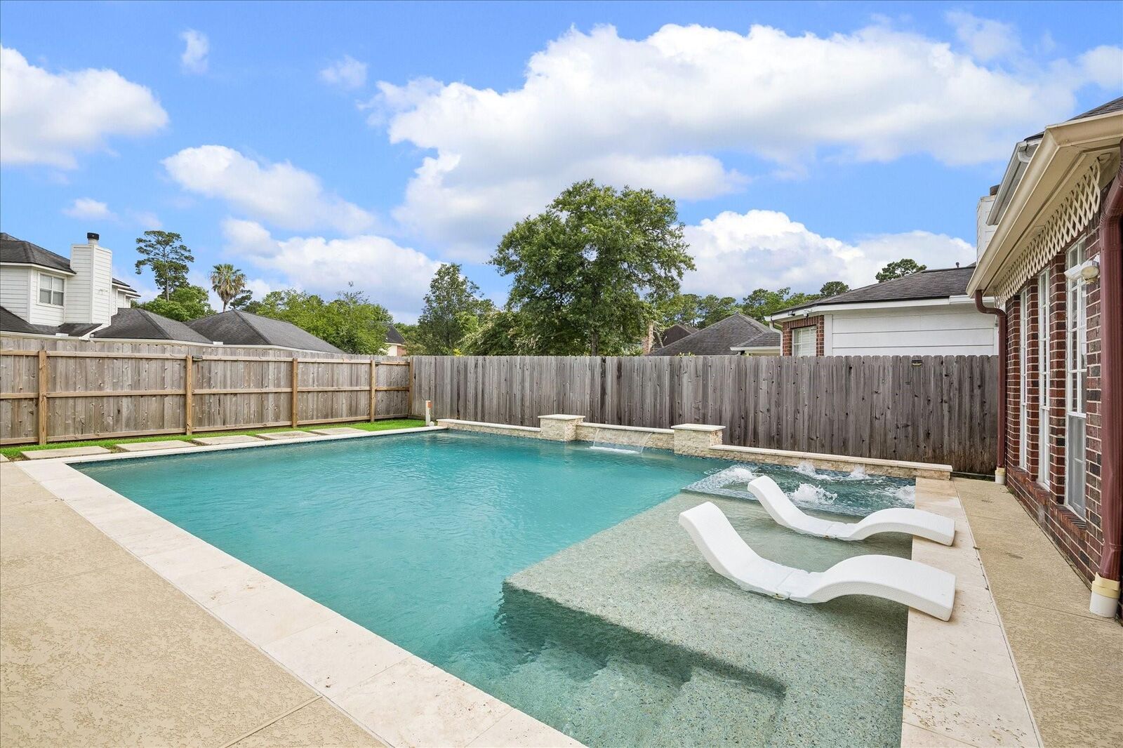 Property Photo:  7915 Huddersfield Court  TX 77379 
