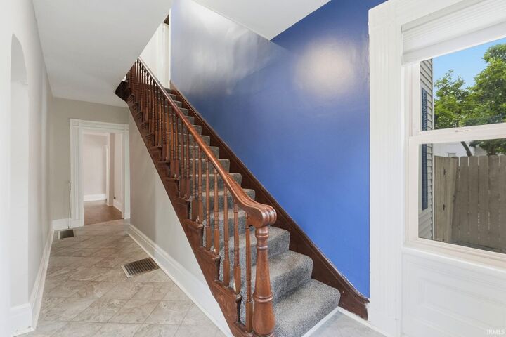 Property Photo:  305 W 7th Street  IN 46706-1618 