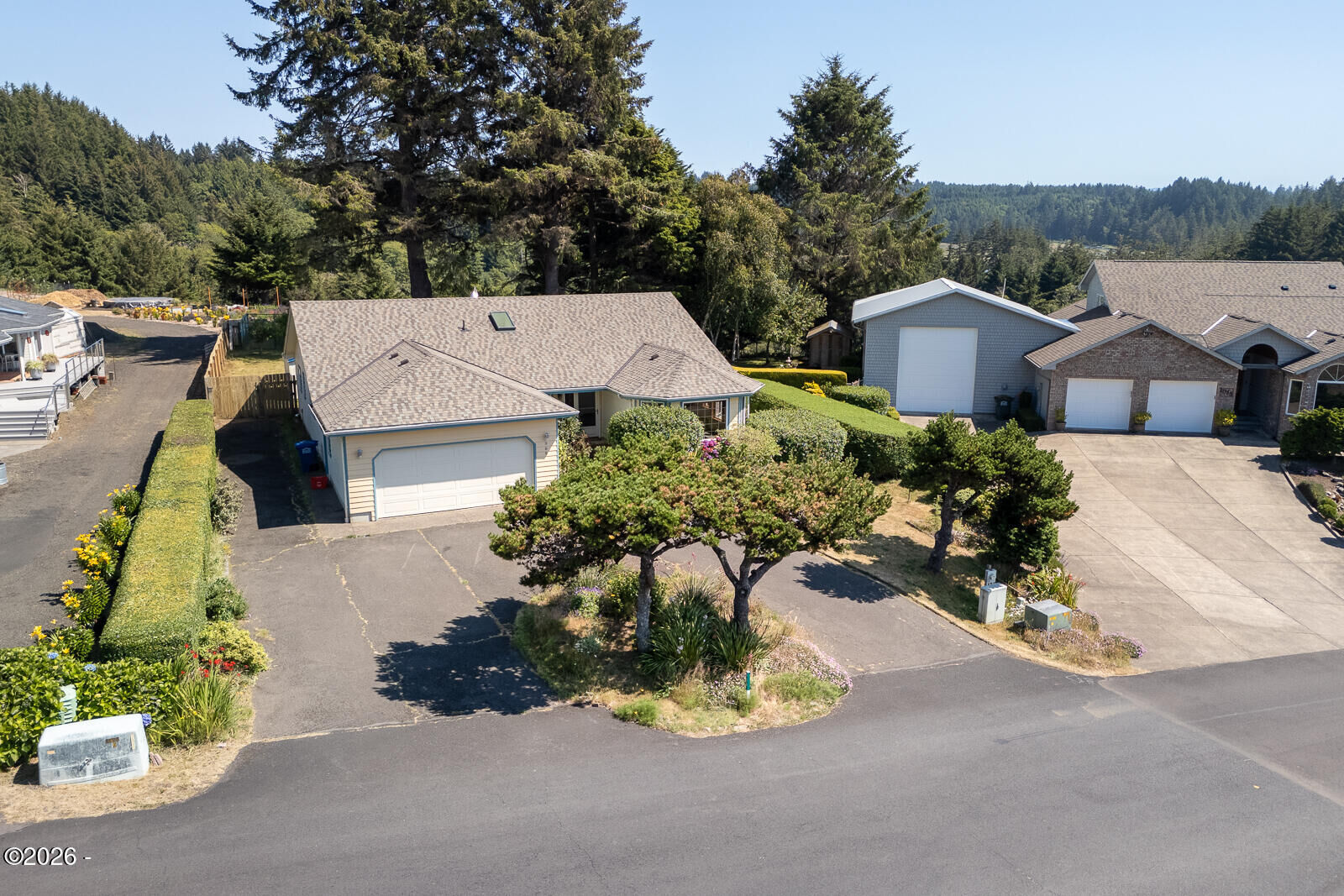 Property Photo:  989 NW Estate Drive  OR 97376 