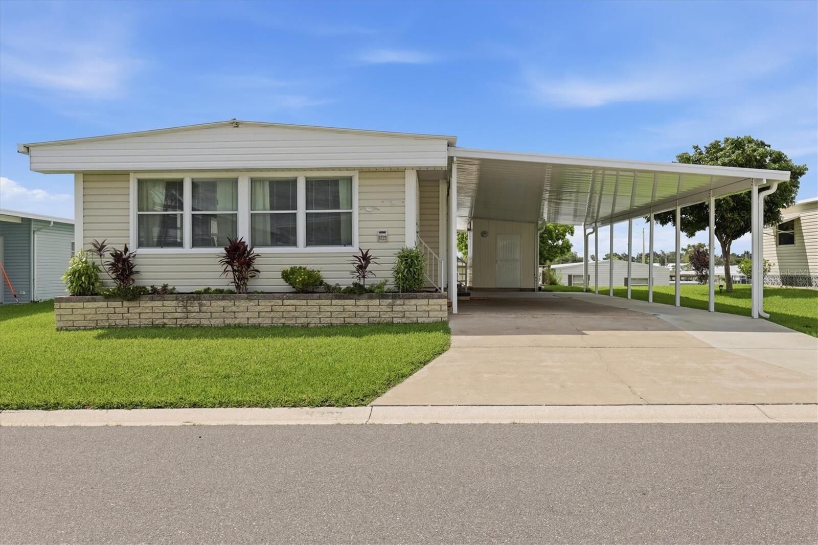 Property Photo: 4323 13th Street E FL 34222