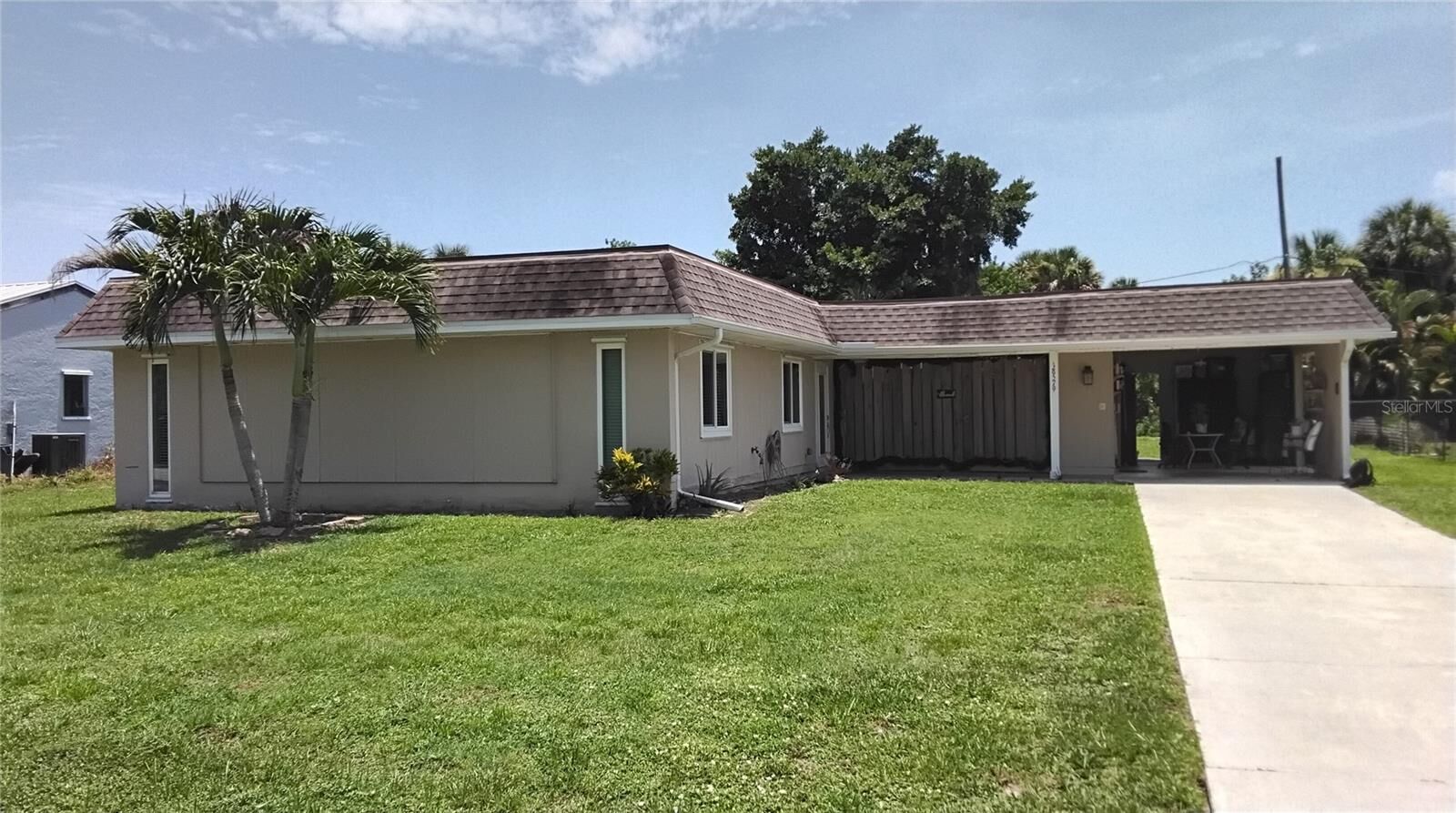 Property Photo:  18579 Robinson Avenue  FL 33948 
