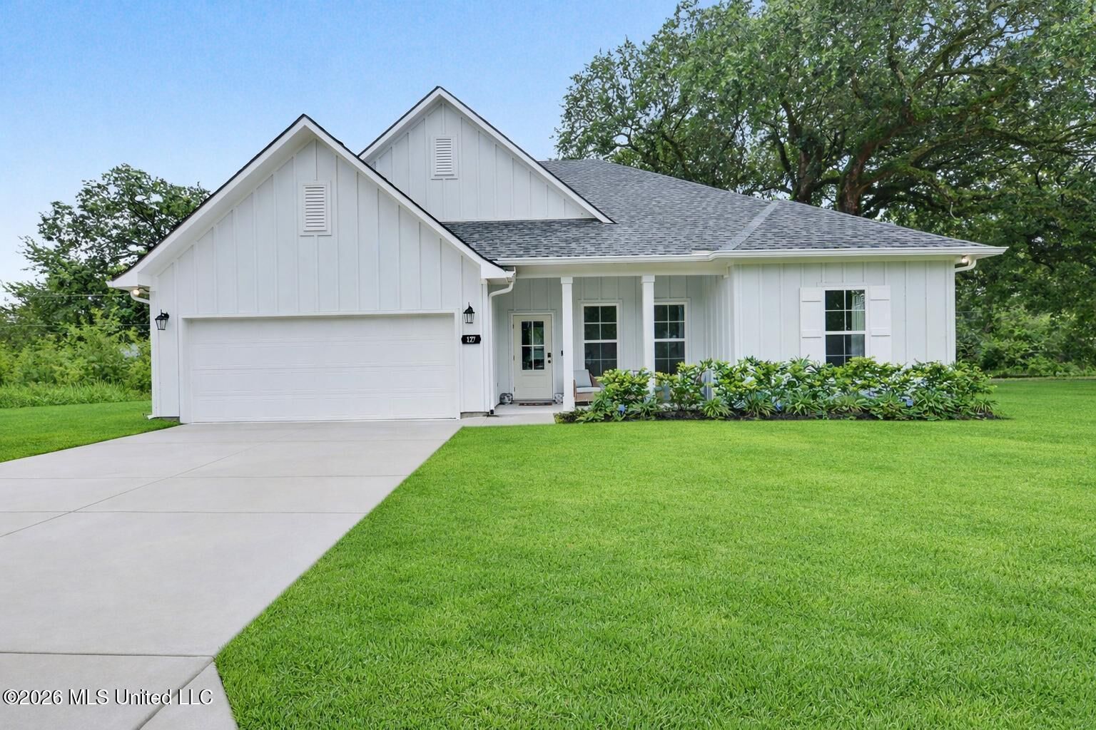 Property Photo:  127 Le Moyne Street  MS 39520 
