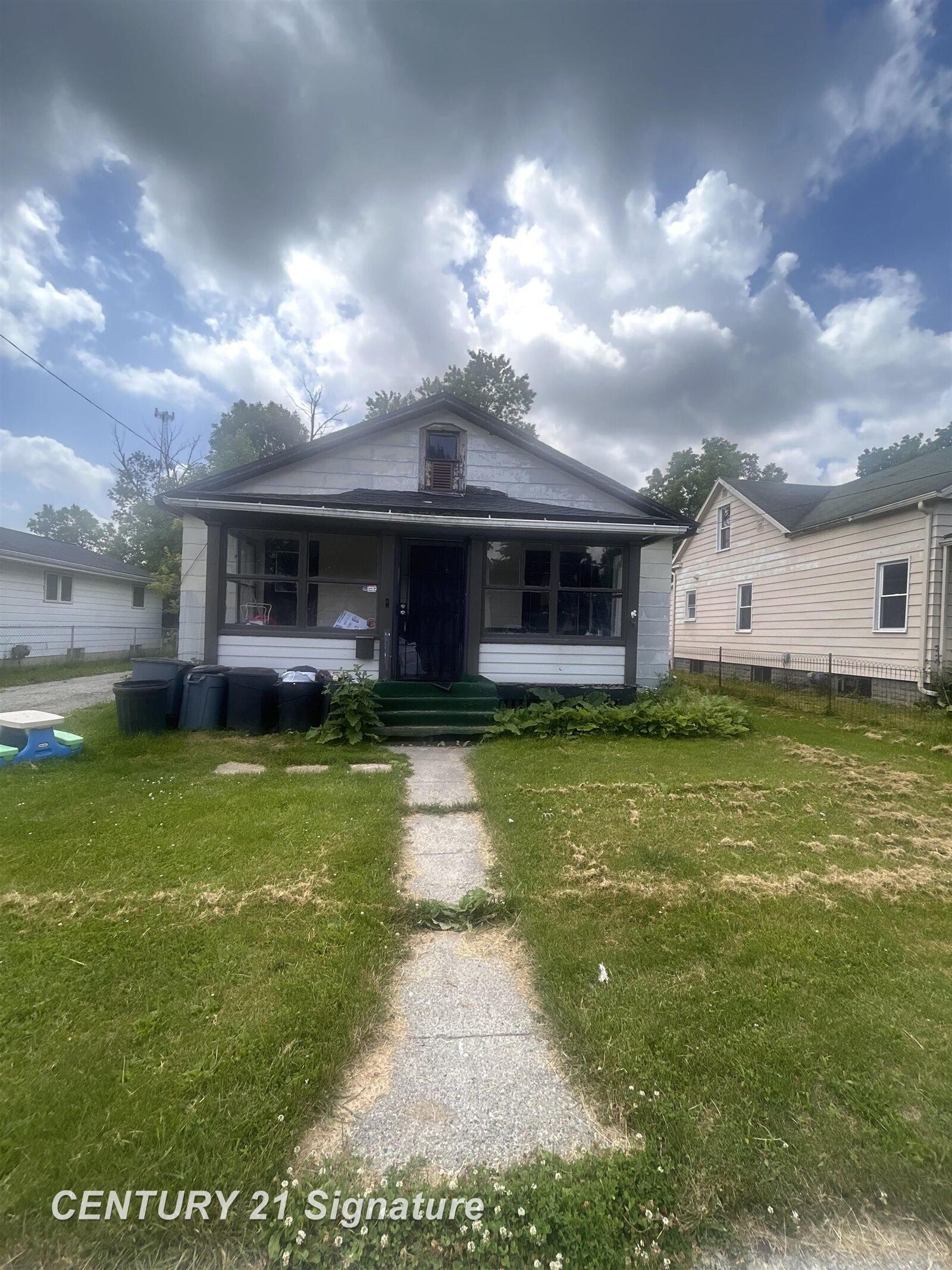 Property Photo: 1539 Maine Street MI 48602